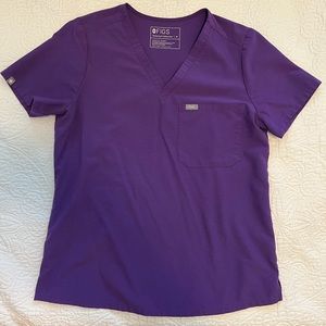 FIGS Ultra Violet Catarina Medium Scrub top